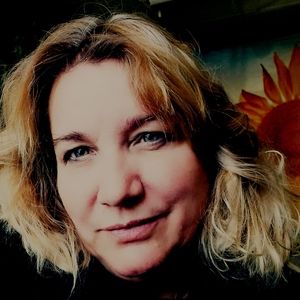 Meet your Posher, Joy